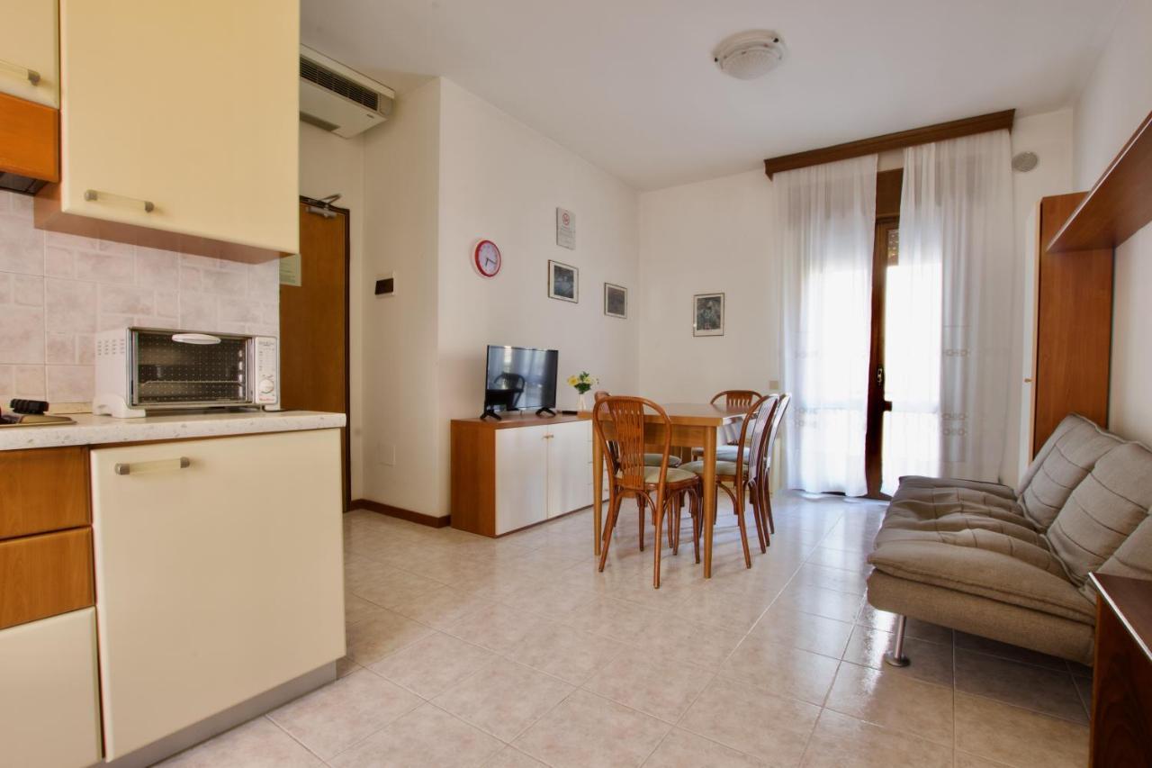 Residence Madrid Lido di Jesolo Exterior foto